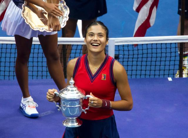 基表現出濃 基表現出濃