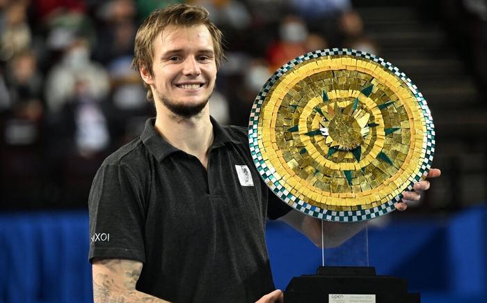 使他们在积 使他们在积