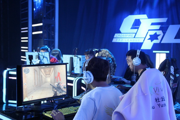 浓厚的兴趣 浓厚的兴趣